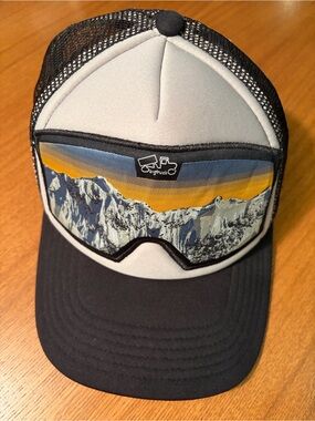 Bigtruck Brand Original Goggle Seasonal Grey Black Mtn Glow Hat Snapback NWT